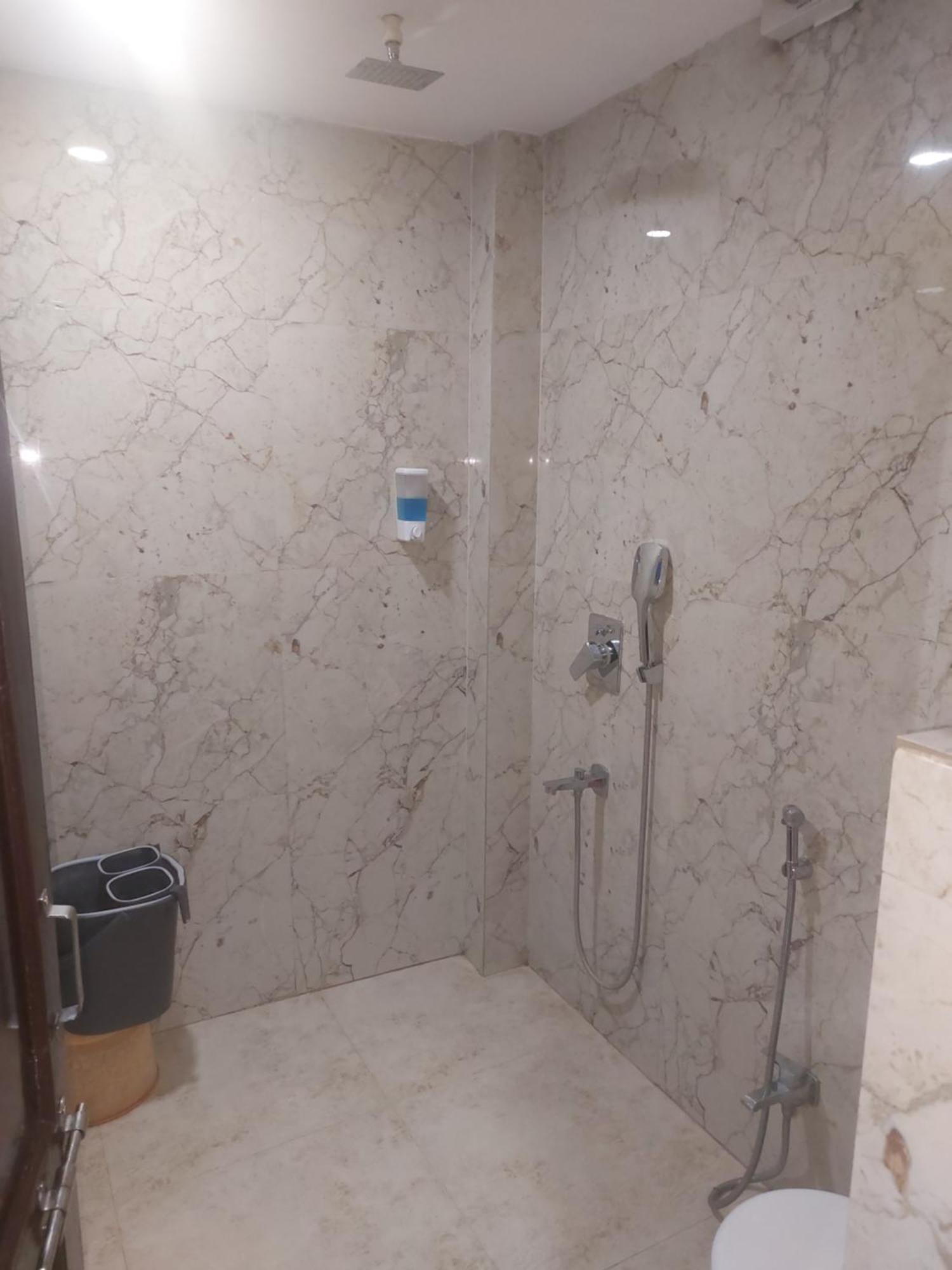Hotel Shikhar Palace Jabalpur Esterno foto